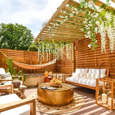 The Majestic Garden * Paris