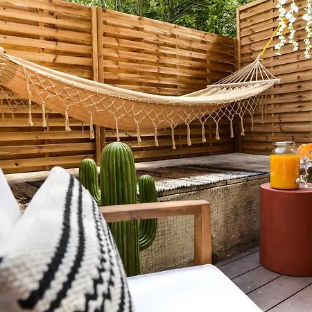 The Majestic Garden Apartment Paris